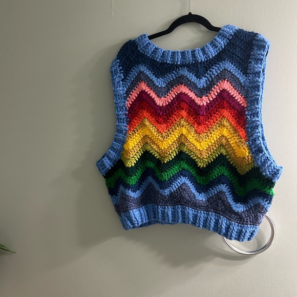 🌈FARM Rio Anthropologie Rainbow Waves Crochet- Knit Vest size XS - Picture 8 of 8